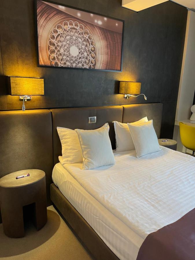 Hotel Lux Divina Braşov Esterno foto