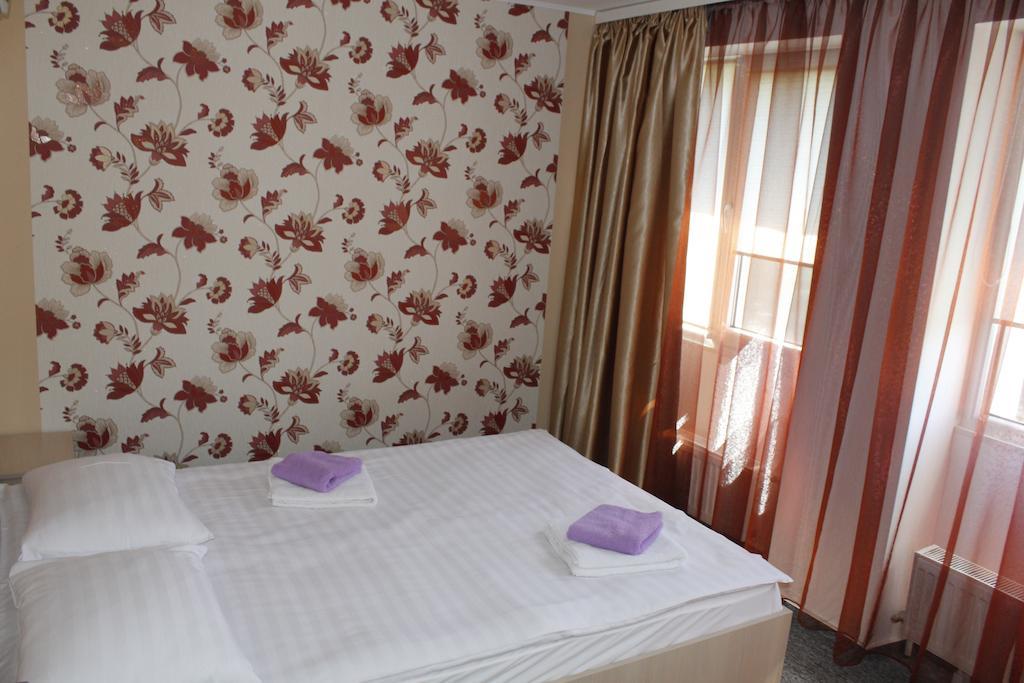 Hotel Lux Divina Braşov Camera foto