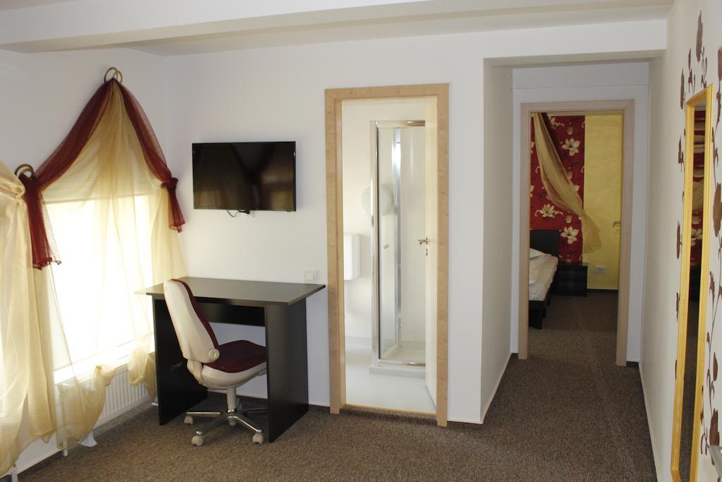 Hotel Lux Divina Braşov Camera foto