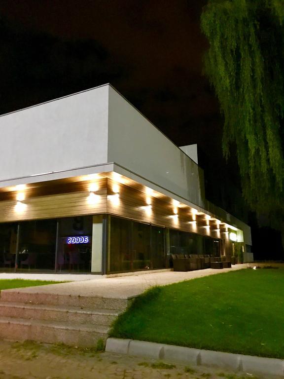 Hotel Lux Divina Braşov Esterno foto