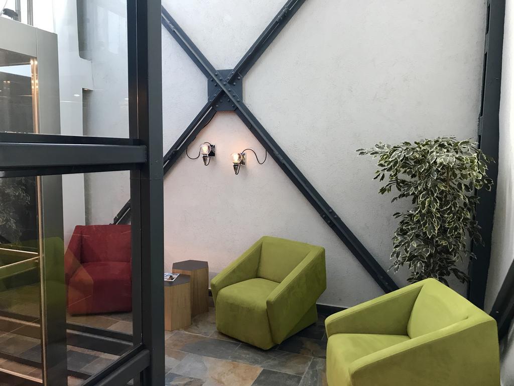 Hotel Lux Divina Braşov Esterno foto