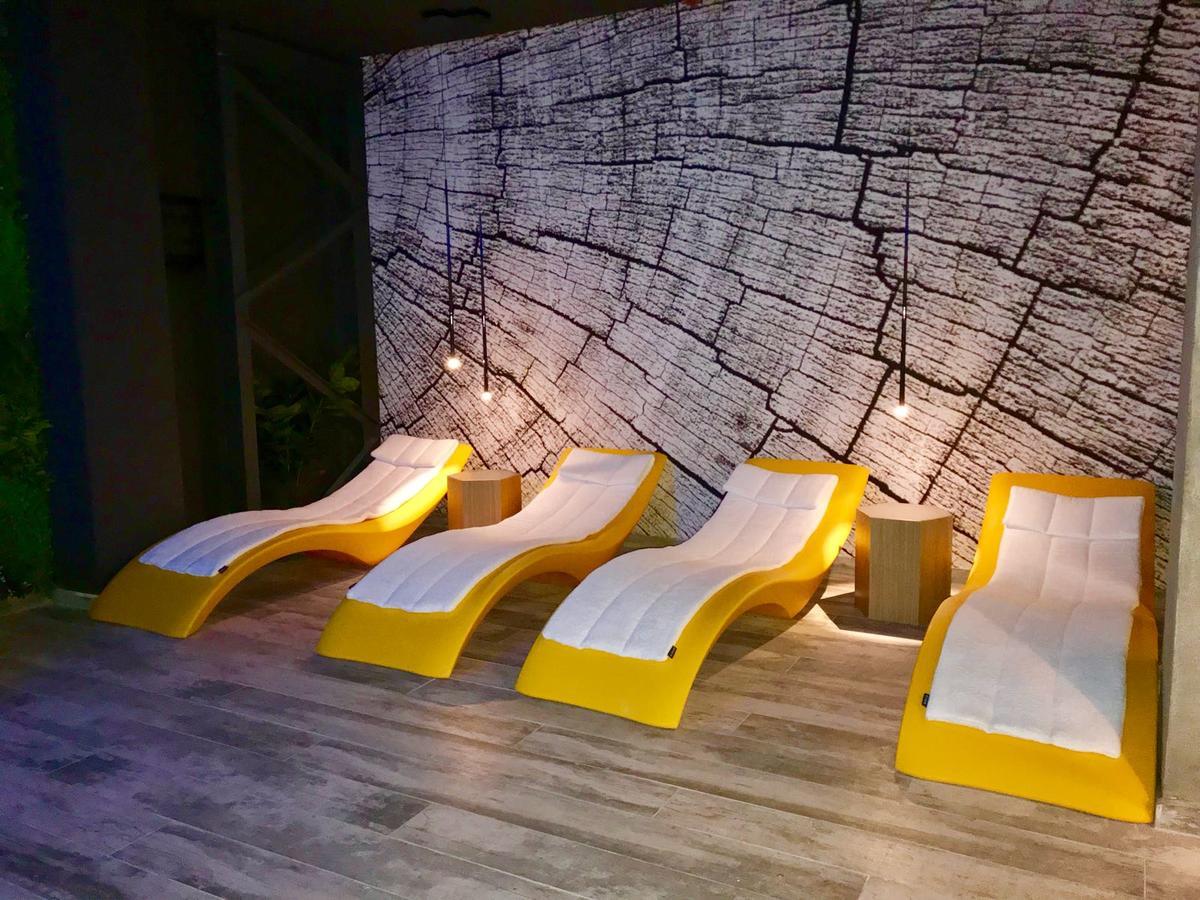 Hotel Lux Divina Braşov Esterno foto