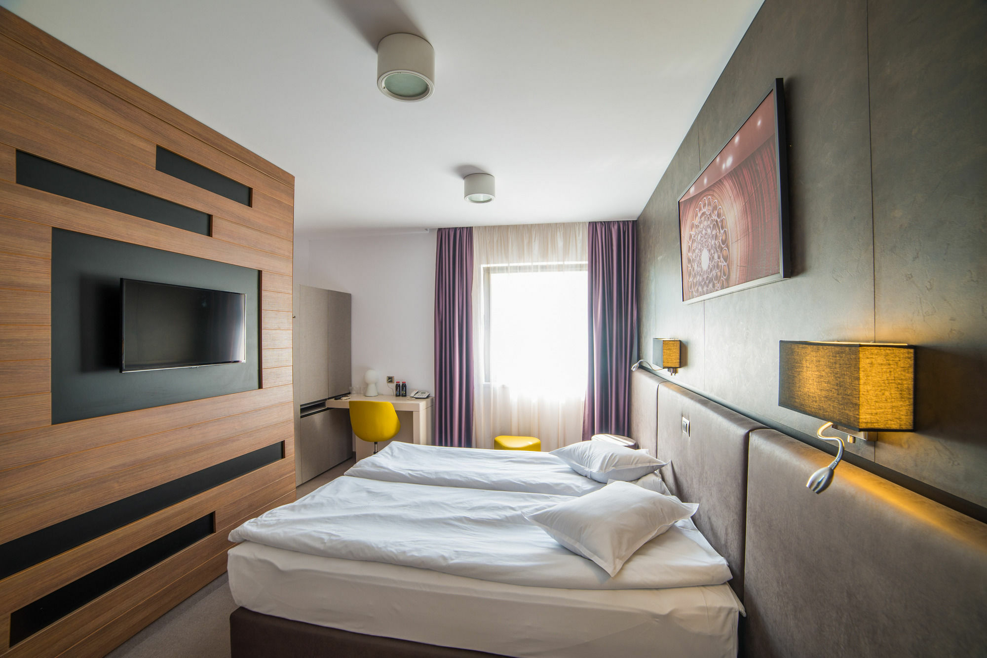 Hotel Lux Divina Braşov Esterno foto