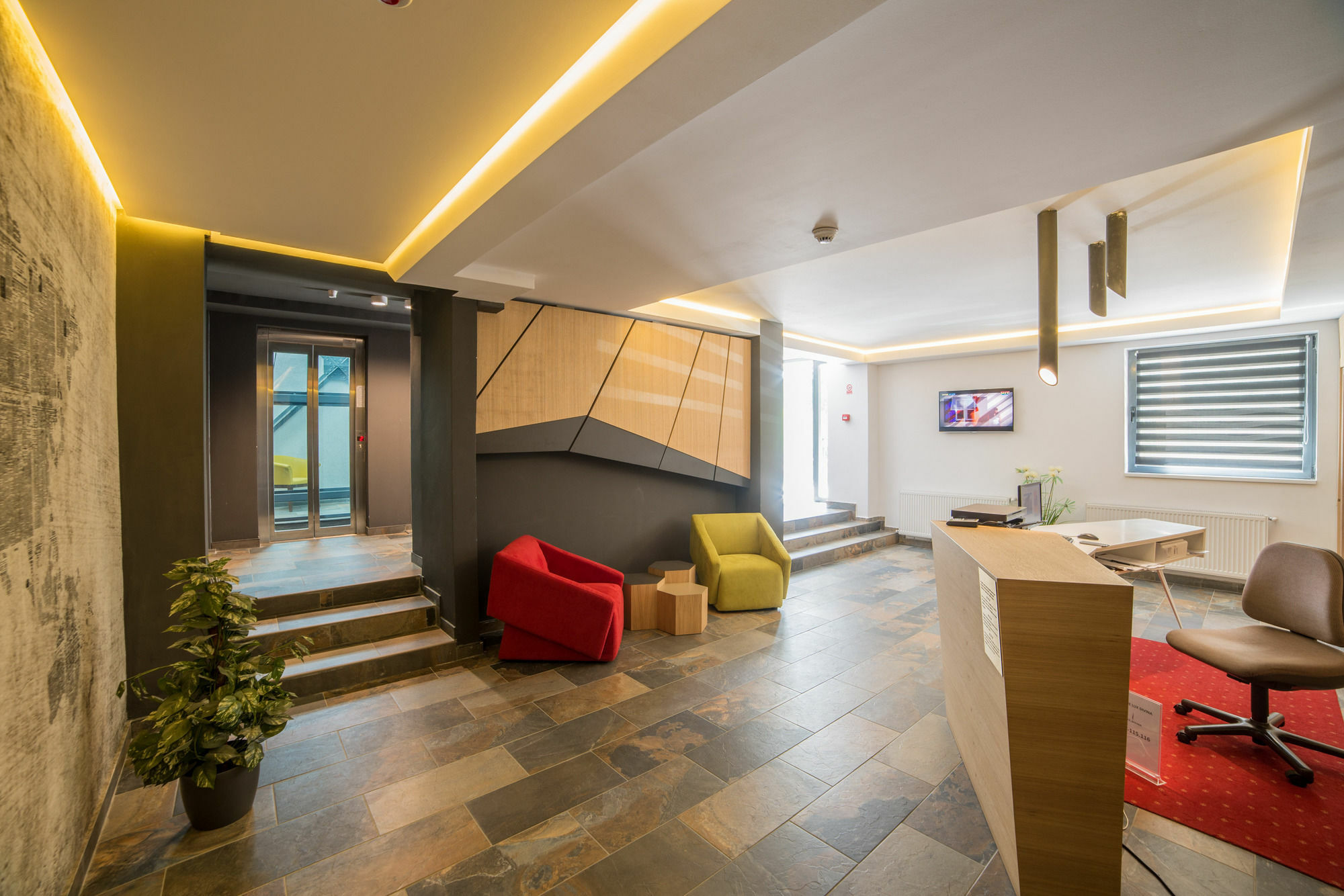 Hotel Lux Divina Braşov Esterno foto