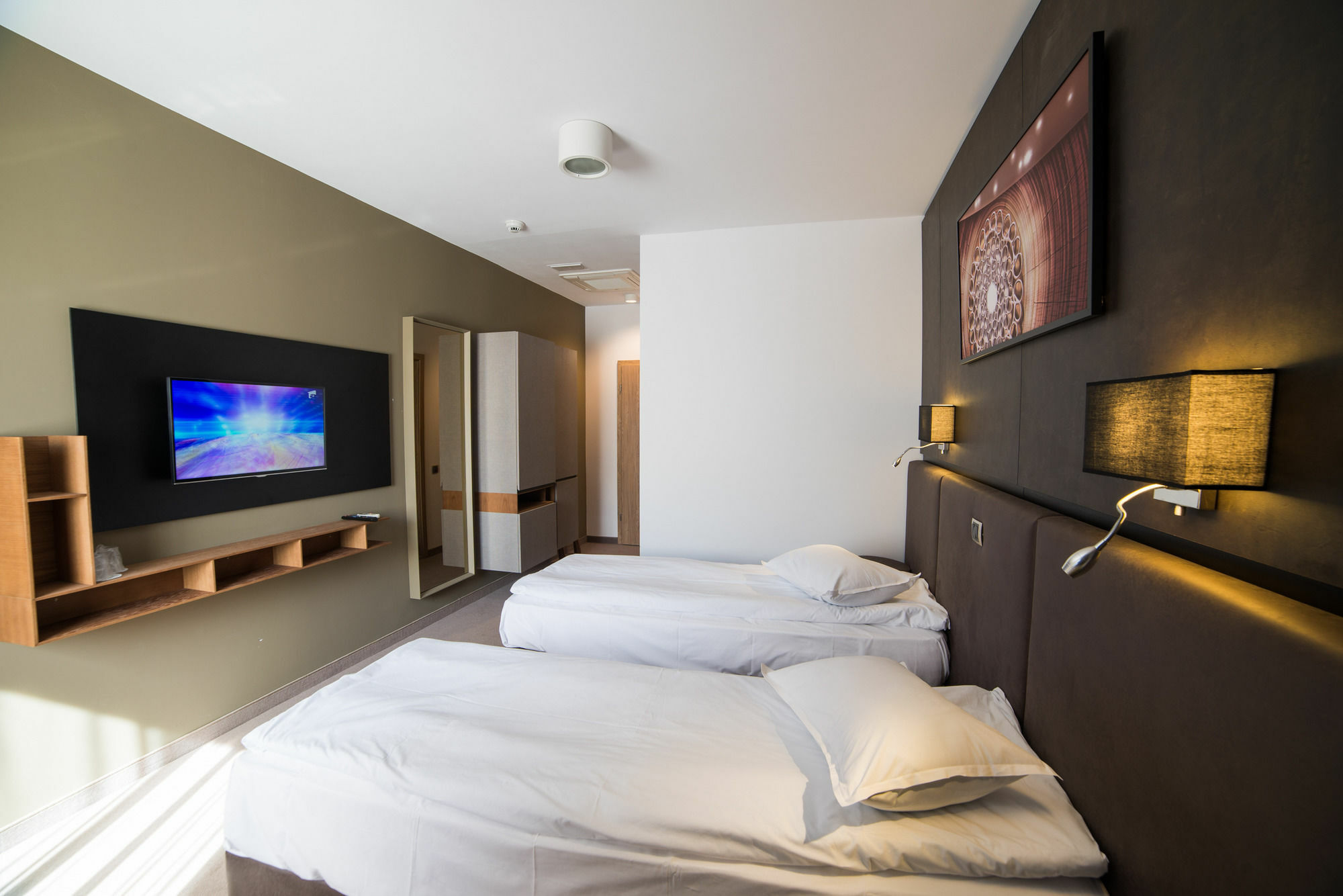 Hotel Lux Divina Braşov Esterno foto